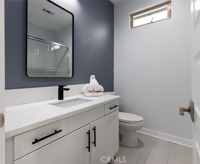 15 Ebb Tide Circle, Newport Beach CA: https://media.crmls.org/medias/314af50d-a6f9-4085-91f0-40a9a658e53a.jpg