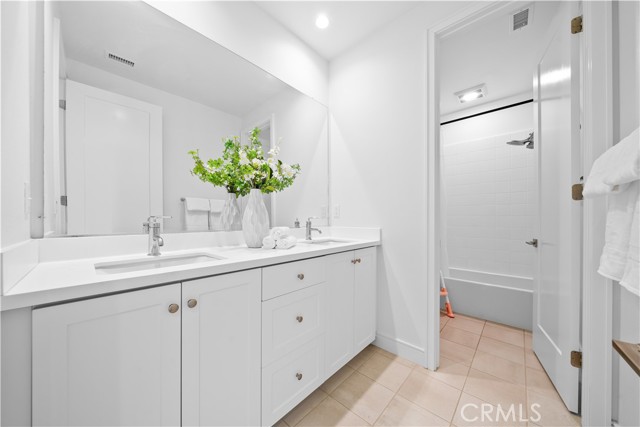 Detail Gallery Image 34 of 50 For 121 Toretta, Irvine,  CA 92602 - 4 Beds | 3 Baths