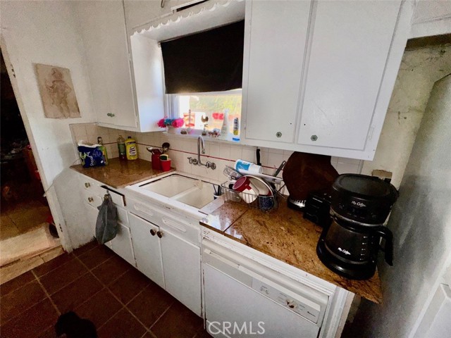 21835 Dotame Avenue, Apple Valley CA: https://media.crmls.org/medias/314bfbd1-f070-4d08-899e-d056b4e754ad.jpg