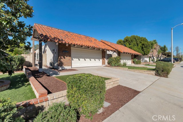 Detail Gallery Image 2 of 28 For 27039 Rio Prado Dr, Valencia,  CA 91354 - 3 Beds | 2 Baths