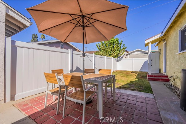 8217 5th Street, Downey, California 90241, 2 Bedrooms Bedrooms, ,1 BathroomBathrooms,Single Family Residence,For Sale,5th,PW24227922