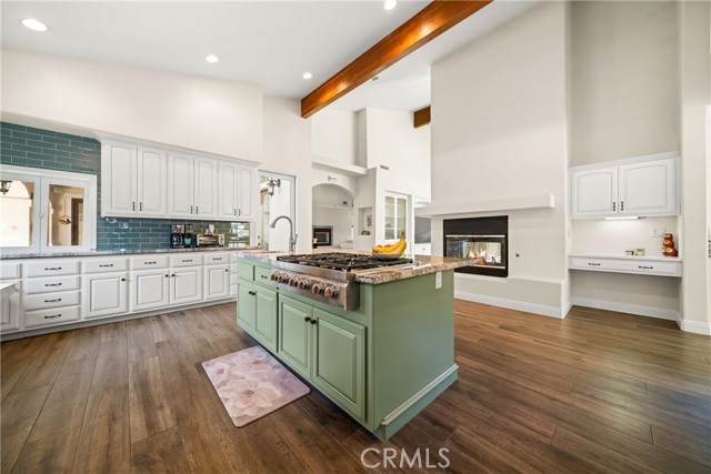 9394 Gum Tree Drive, Corona CA: https://media.crmls.org/medias/314d446f-4868-46eb-8398-019a9f1d07ee.jpg