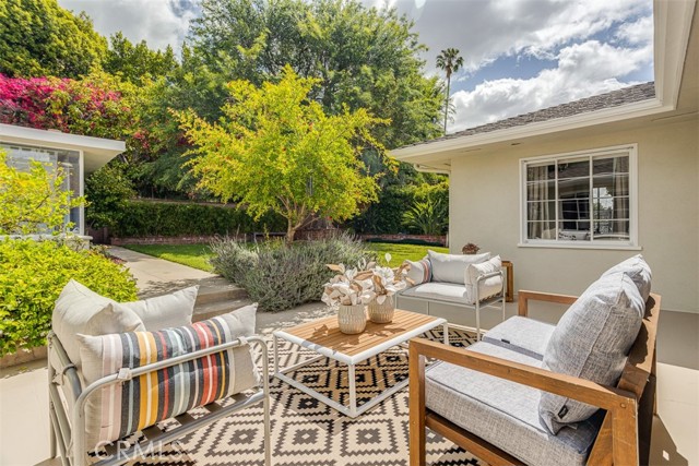 Detail Gallery Image 31 of 45 For 523 Meadows Dr., Glendale,  CA 91202 - 4 Beds | 4 Baths