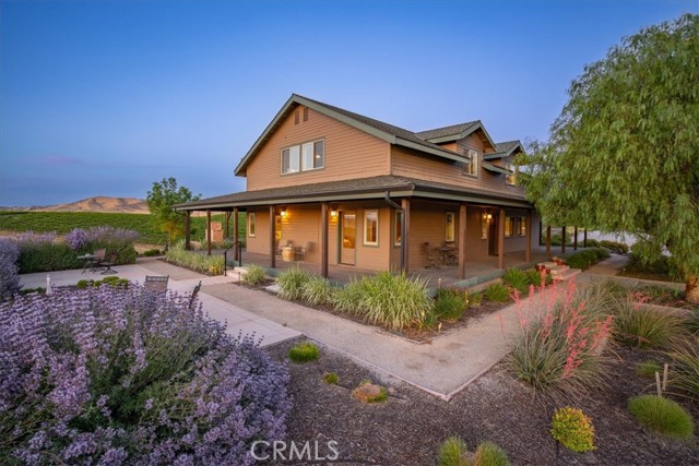 Detail Gallery Image 6 of 74 For 950 Indian Dune Rd, Paso Robles,  CA 93451 - 5 Beds | 4 Baths