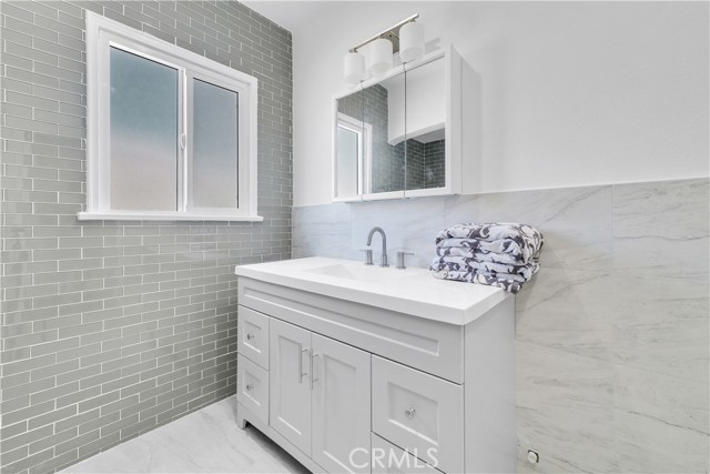 Detail Gallery Image 20 of 28 For 462 W Orange Grove, Pomona,  CA 91768 - 3 Beds | 2 Baths