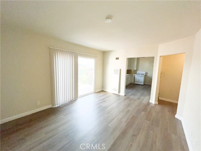 Detail Gallery Image 4 of 13 For 3450 Redondo Beach Bld #2,  Torrance,  CA 90504 - 2 Beds | 1 Baths