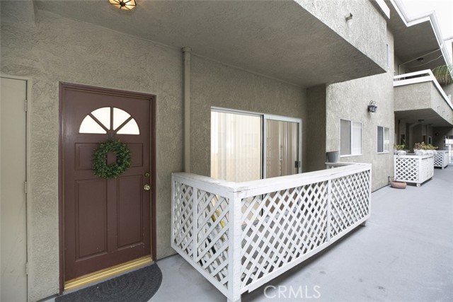 620 N 6th Street, Burbank CA: https://media.crmls.org/medias/3151b3ce-0b7e-4b2b-9338-fb738da3dd93.jpg