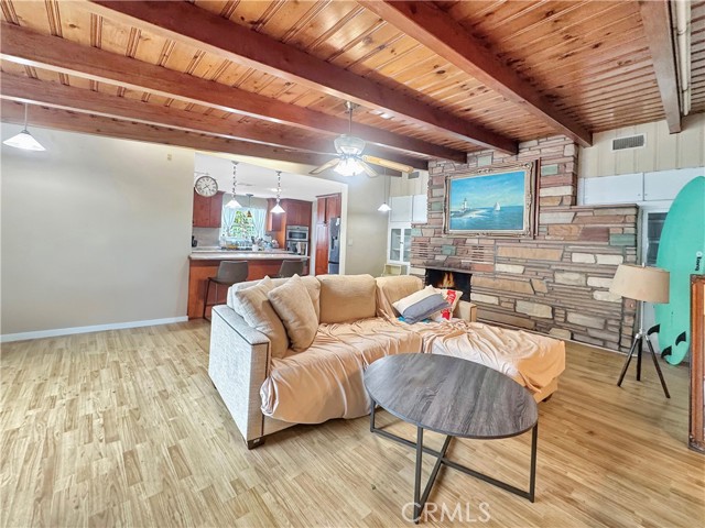 7736 Sugar Drive, Huntington Beach CA: https://media.crmls.org/medias/3152256a-7b90-47e7-a20e-9fa0cd61b909.jpg
