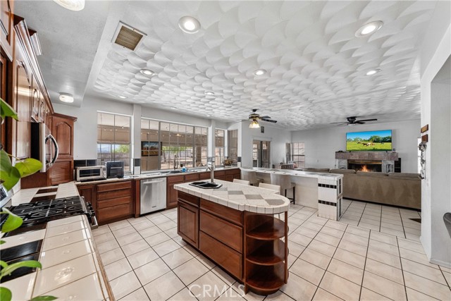 Detail Gallery Image 12 of 63 For 17234 Gamble Ave, Riverside,  CA 92504 - 5 Beds | 3 Baths