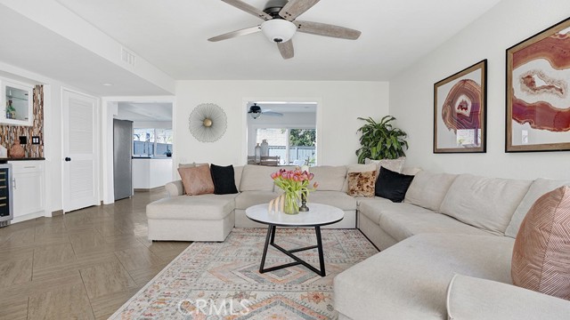 Detail Gallery Image 4 of 37 For 19471 Sandcastle, Huntington Beach,  CA 92648 - 3 Beds | 2/1 Baths