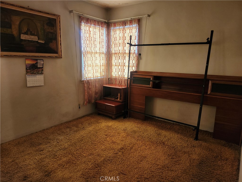 https://media.crmls.org/medias/3152b1e8-d270-46f7-bd64-2ec74ce0c90a.jpg?preset=X-Large