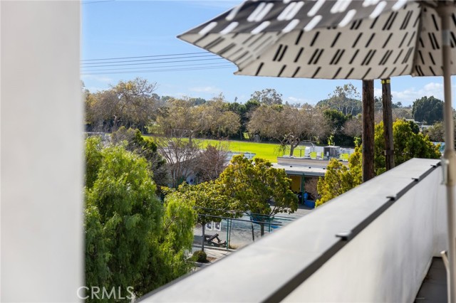 3660 Beethoven Street, Los Angeles CA: https://media.crmls.org/medias/31533893-0579-4e9f-8c83-03c6d0890b2d.jpg
