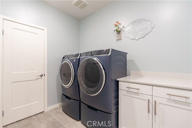 Detail Gallery Image 17 of 27 For 2550 E Penelope Ln, Ontario,  CA 91762 - 5 Beds | 4/1 Baths