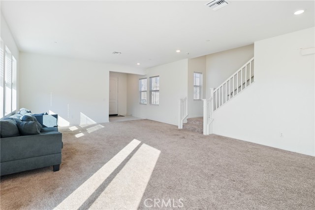 Detail Gallery Image 10 of 59 For 3938 Cambria Privado, Ontario,  CA 91762 - 5 Beds | 3 Baths