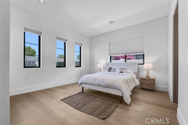 MLS #SR25260230 image #5