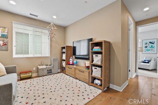 Detail Gallery Image 12 of 17 For 1638 Latitude, Costa Mesa,  CA 92627 - 3 Beds | 2/1 Baths