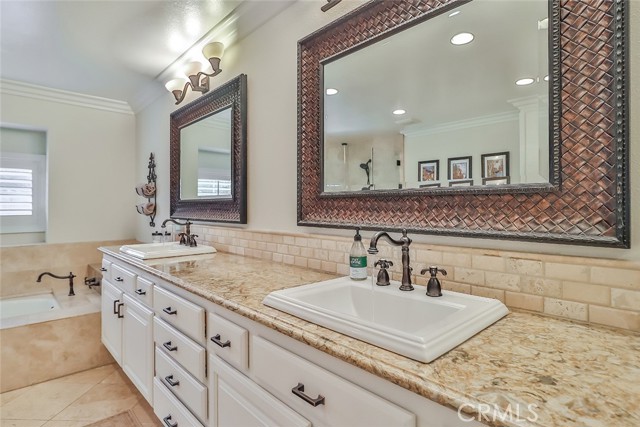 3220 Versaille Court, Thousand Oaks CA: https://media.crmls.org/medias/31582974-1901-411b-83d3-1300cf8ab974.jpg