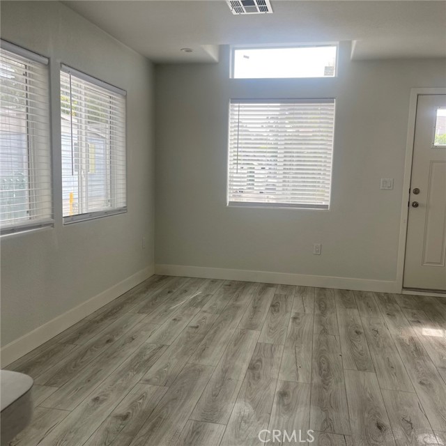 Detail Gallery Image 2 of 22 For 1930 Stewart St #X-7,  Santa Monica,  CA 90404 - 1 Beds | 1/1 Baths