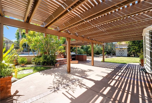 1372 Old Trail DR, Corona CA: https://media.crmls.org/medias/31585216-445c-4bd7-b150-a14d66874773.jpg
