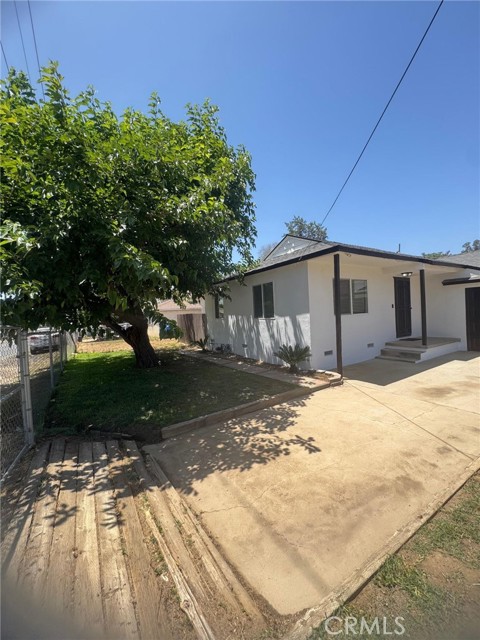 5609 Beach Street, Jurupa Valley CA: https://media.crmls.org/medias/31586706-8ce1-4698-a4ba-45161e9580bd.jpg