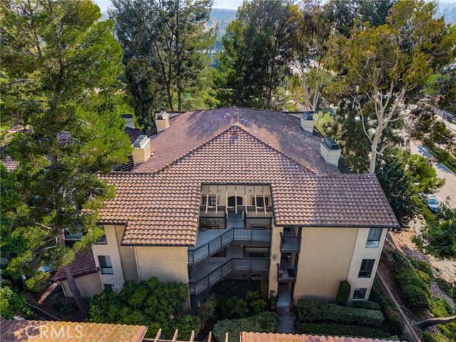 25521 Indian Hill Ln, Laguna Hills CA: https://media.crmls.org/medias/31588677-4a49-4387-8e40-8f17748aa8ee.jpg