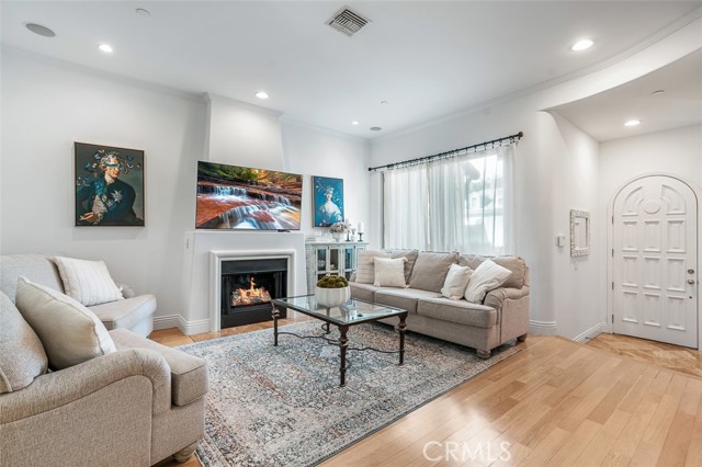 Detail Gallery Image 6 of 23 For 2753 Piedmont Ave #3,  Montrose,  CA 91020 - 2 Beds | 2/1 Baths