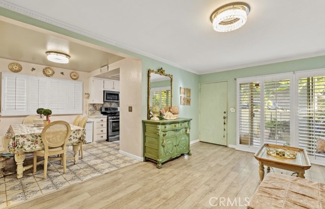 Detail Gallery Image 4 of 30 For 1149 Ramona Dr, Newbury Park,  CA 91320 - 3 Beds | 2 Baths
