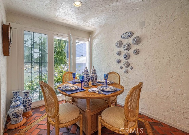 Detail Gallery Image 17 of 30 For 5029 Gerald Ave, Encino,  CA 91436 - 4 Beds | 3/1 Baths