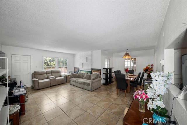 11457 Oxnard Street, North Hollywood CA: https://media.crmls.org/medias/3158df8d-1ba7-4034-bd86-777fbe4796c7.jpg