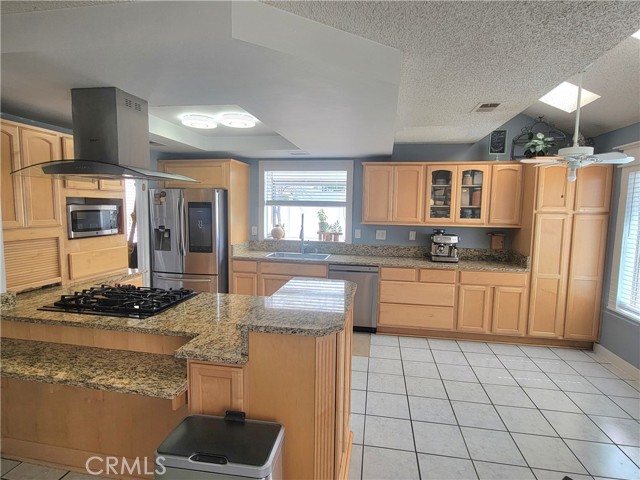 Detail Gallery Image 9 of 20 For 22545 Brighton Ct, Moreno Valley,  CA 92557 - 4 Beds | 2/1 Baths