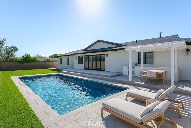 12592 Singing Wood Drive, North Tustin CA: https://media.crmls.org/medias/3159a95e-12b0-44e7-aa74-2f80dbf77a05.jpg