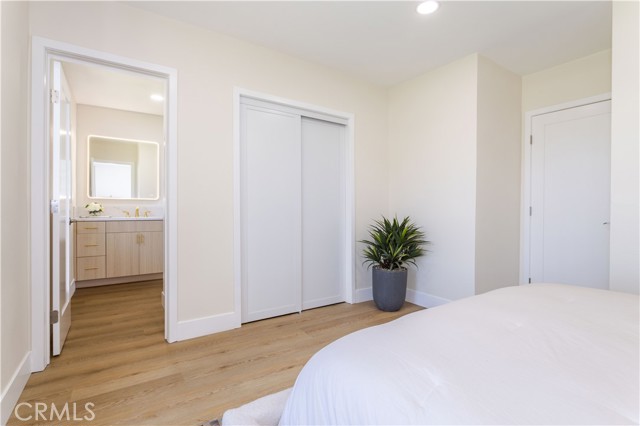 20611 Devonshire Street, Chatsworth CA: https://media.crmls.org/medias/315a36bc-076b-48c7-9721-661e0ae6a450.jpg