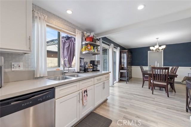 Detail Gallery Image 32 of 40 For 2102 Tern Bay Ln, Lakewood,  CA 90712 - 5 Beds | 2/1 Baths