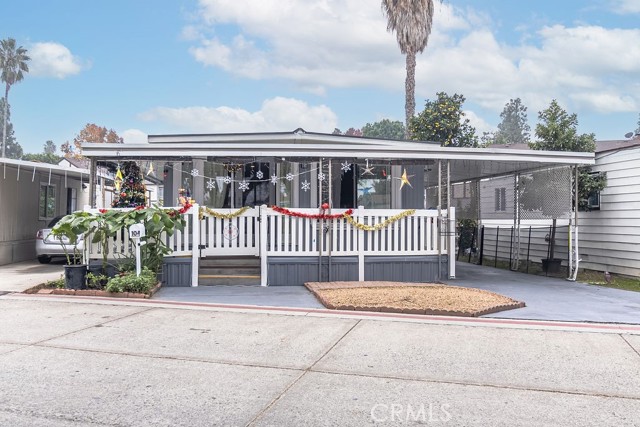 Detail Gallery Image 2 of 13 For 104 Balboa, Tustin,  CA 92780 - 2 Beds | 2 Baths