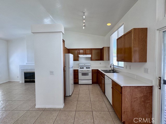 Detail Gallery Image 14 of 33 For 32418 Enriqueta Cir, Temecula,  CA 92592 - 3 Beds | 2 Baths