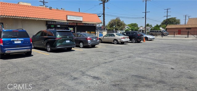 609 N Long Beach Boulevard, Compton CA: https://media.crmls.org/medias/315b4c3d-927a-44b2-a36a-2fb3c7f3620f.jpg