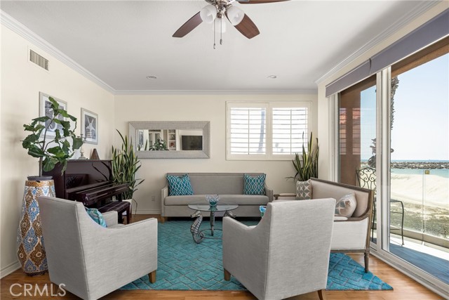 6915 E Seaside, Long Beach CA: https://media.crmls.org/medias/315bc179-5d9d-464e-86ea-98b94fd36e54.jpg