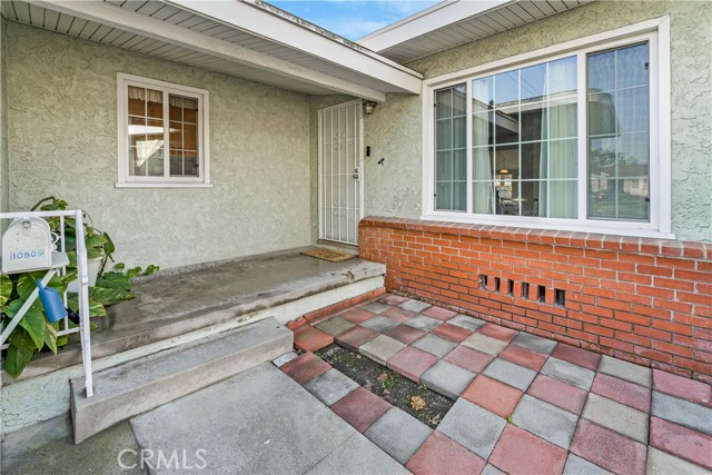 Detail Gallery Image 4 of 22 For 10809 Pangborn Avenue, Downey,  CA 90241 - 3 Beds | 2 Baths