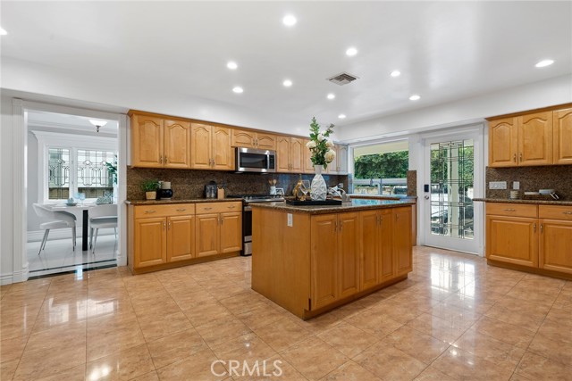 Detail Gallery Image 16 of 38 For 4251 Laurel Canyon Bld, Studio City,  CA 91604 - 4 Beds | 4 Baths