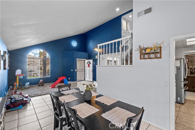 Detail Gallery Image 5 of 32 For 2611 Jeffery Cir, Hemet,  CA 92545 - 4 Beds | 3 Baths