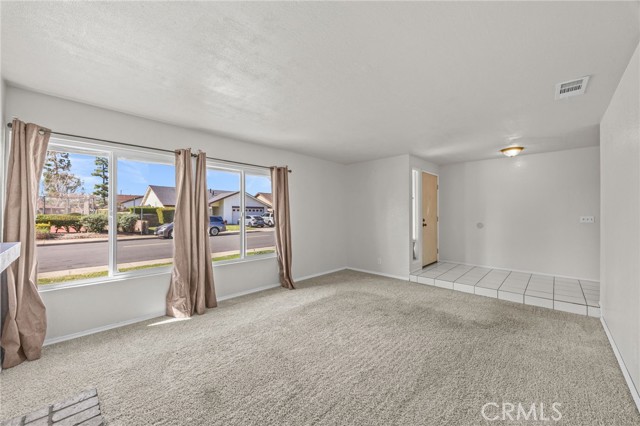 Detail Gallery Image 6 of 43 For 13065 San Clemente Ln, Chino,  CA 91710 - 4 Beds | 2 Baths