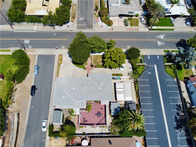 Detail Gallery Image 3 of 12 For 1850 N Shaffer St, Orange,  CA 92865 - 3 Beds | 3 Baths