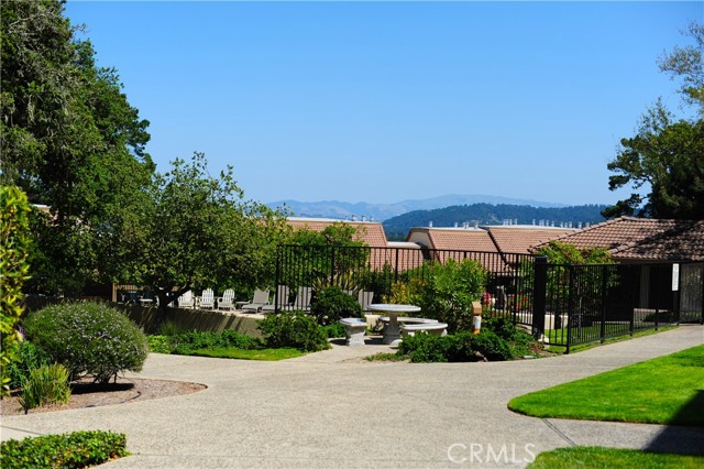 Detail Gallery Image 4 of 34 For 2308 Golden Oaks Ln, Monterey,  CA 93940 - 2 Beds | 1 Baths