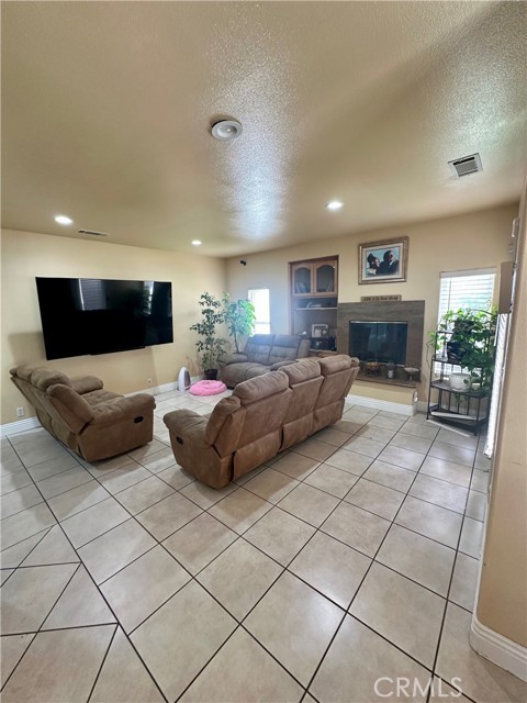 42500 20th Street West, Lancaster CA: https://media.crmls.org/medias/315e5025-3cd1-459c-a026-0eb908f74865.jpg