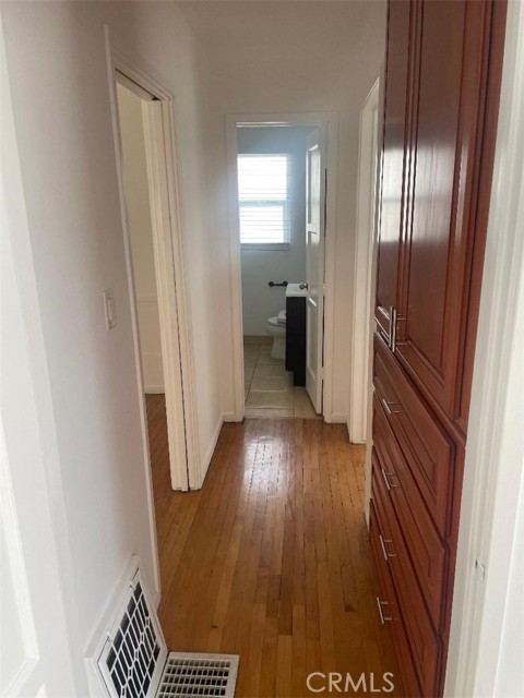 6940 Glasgow Avenue, Los Angeles CA: https://media.crmls.org/medias/315e5f56-0e17-4cdf-b5b2-add3ad5fc609.jpg