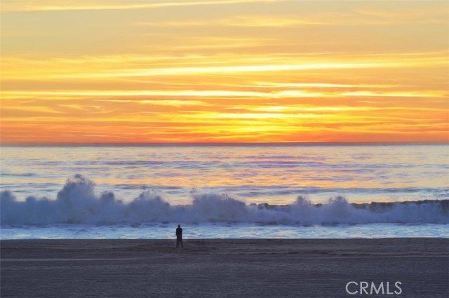 400 30th Street, Hermosa Beach, California 90254, 4 Bedrooms Bedrooms, ,4 BathroomsBathrooms,Residential,Sold,30th,PV21251105