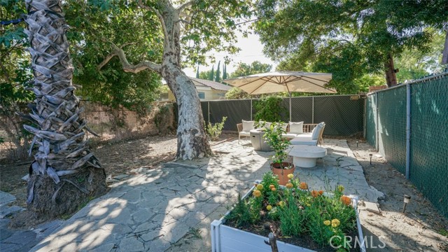 231 W Cedar Avenue, Burbank CA: https://media.crmls.org/medias/315ee830-1d94-412c-9b94-9b3f88cf2ff0.jpg