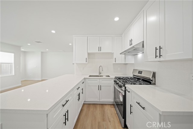 Detail Gallery Image 8 of 20 For 252 W Tujunga #101,  Burbank,  CA 91502 - 2 Beds | 2 Baths