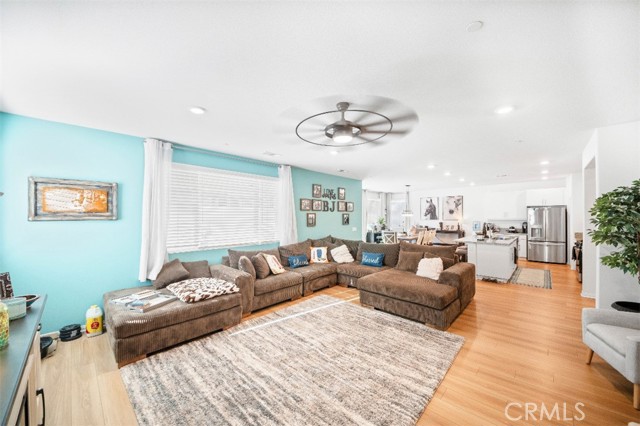 5066 Banjo Way, Hemet CA: https://media.crmls.org/medias/315fcc44-98b3-4ada-ade2-2925b7895788.jpg