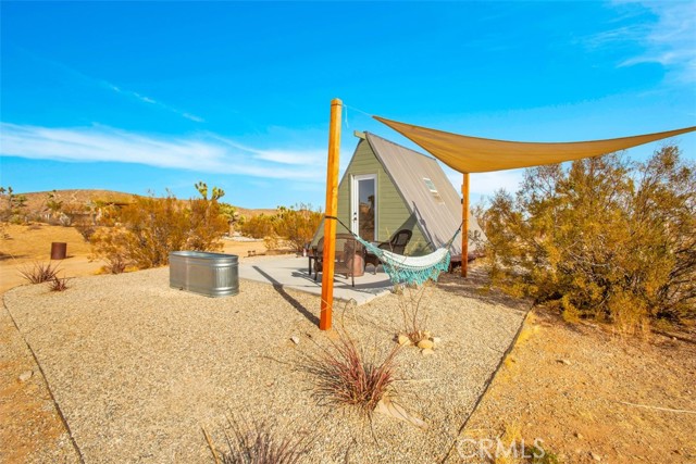 59427 La Crescenta Drive, Yucca Valley CA: https://media.crmls.org/medias/315feeca-a7c5-476f-a3a6-774f9b6af76c.jpg